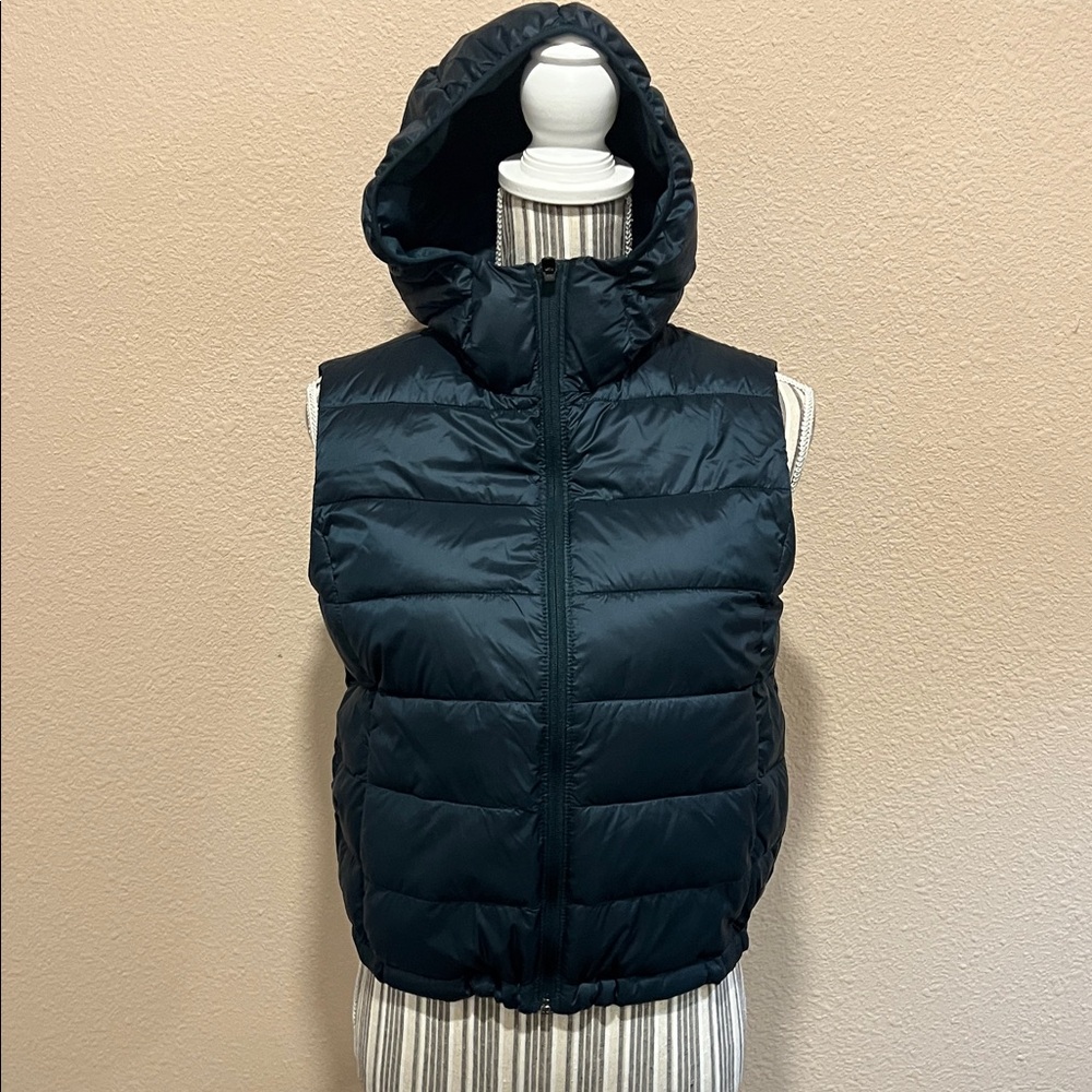 Athleta Dark Green Puffer Vest with Hood. EUC. XS